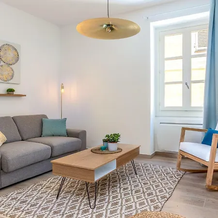 Cosy Basilique מנטון