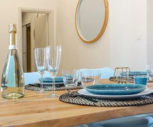 Cosy Basilique * マントン